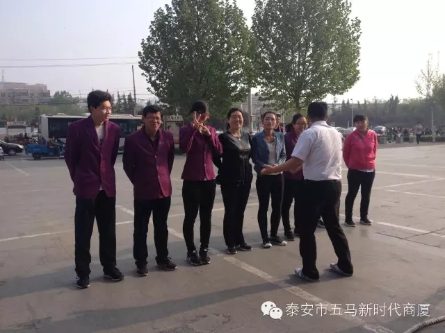 青春不言敗，愛(ài)拼才會(huì)贏。五馬店春季拔河比賽實(shí)況記錄！