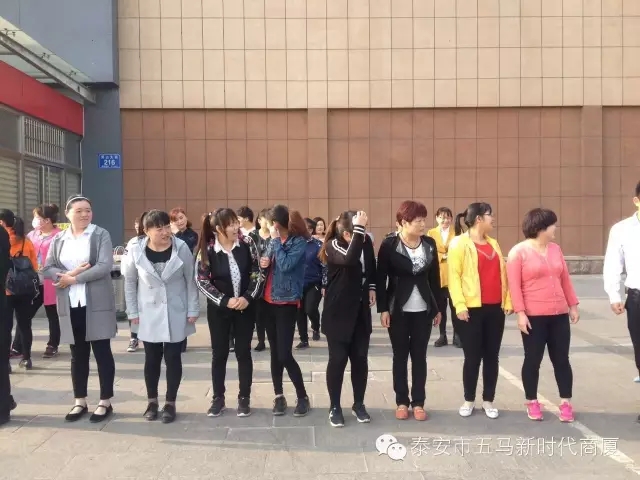 青春不言敗，愛(ài)拼才會(huì)贏。五馬店春季拔河比賽實(shí)況記錄！