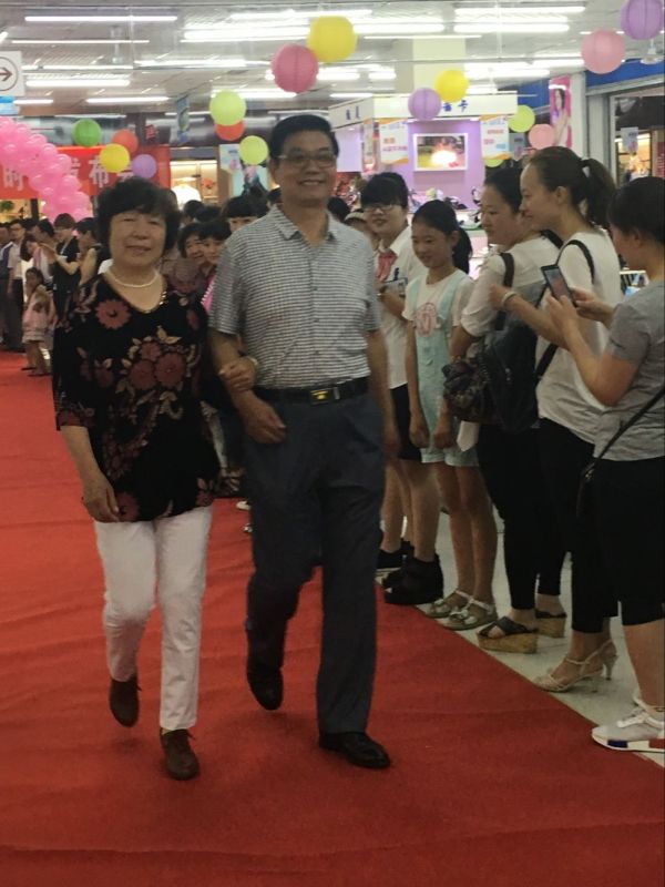 回顧精彩現(xiàn)場(chǎng) | 2016五馬新時(shí)代首屆感恩父愛(ài)時(shí)裝發(fā)布會(huì)落幕！